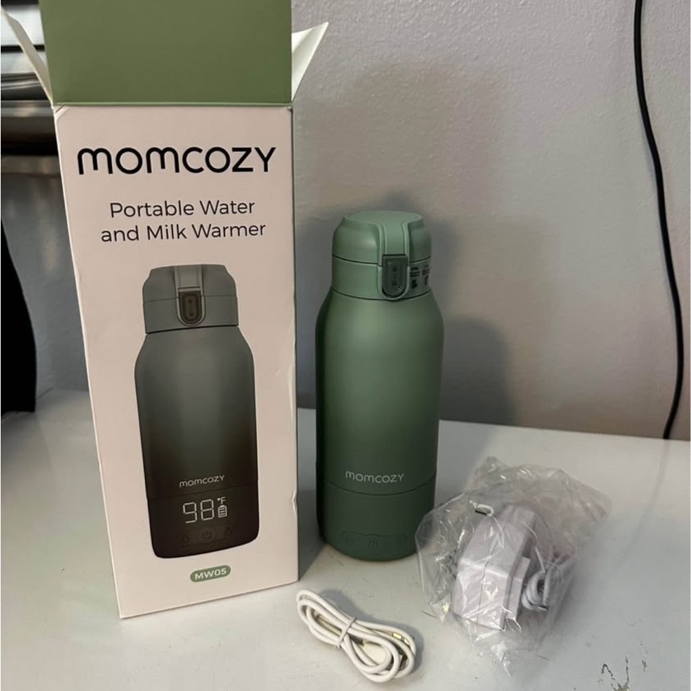 Momcozy Portable Water and Milk Warmer - Green brand new